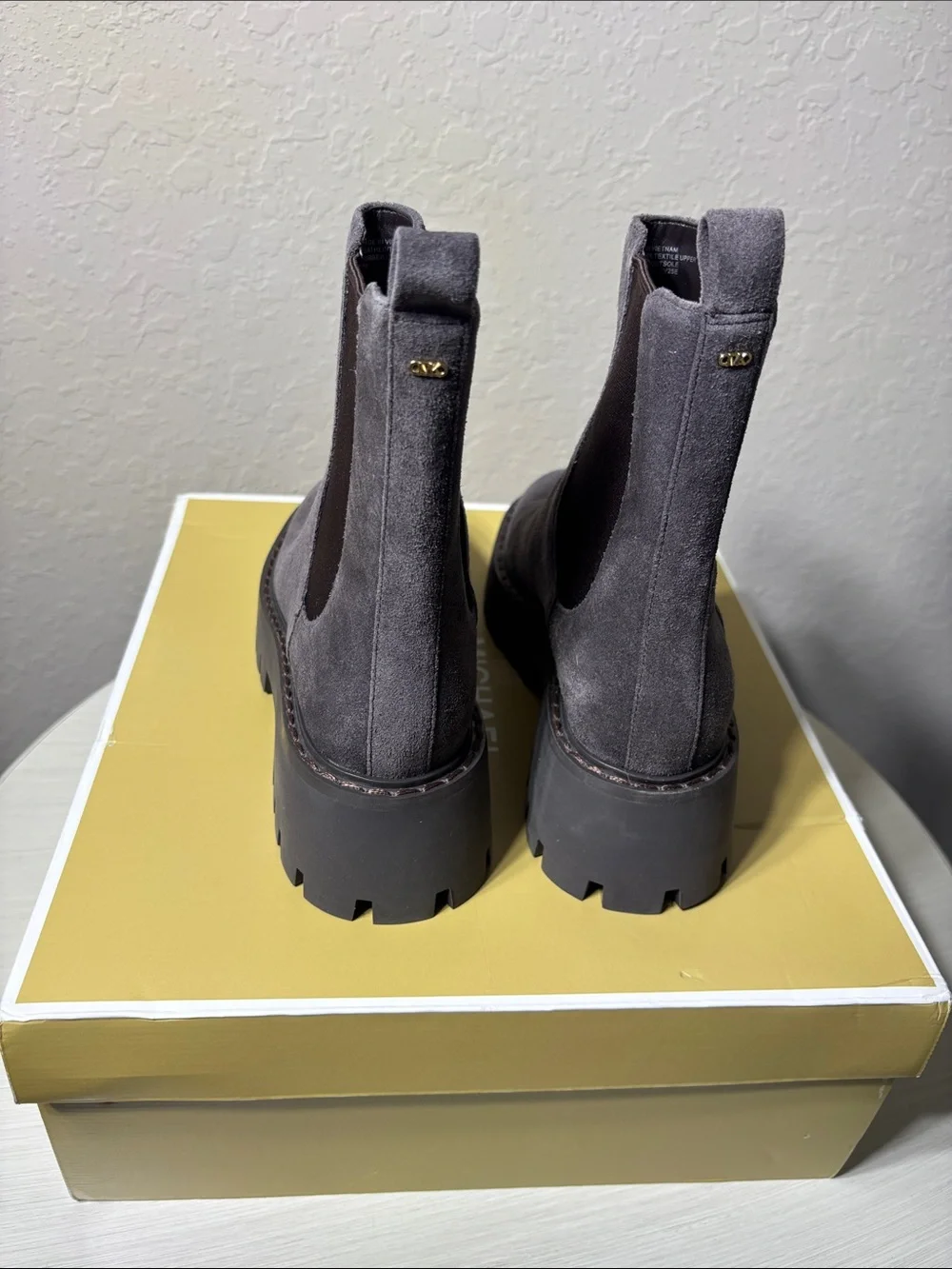 MICHAEL KORS Asher Suede Chelsea Flat Bootie Chocolate Brown Lug Sole Size 6 NIB